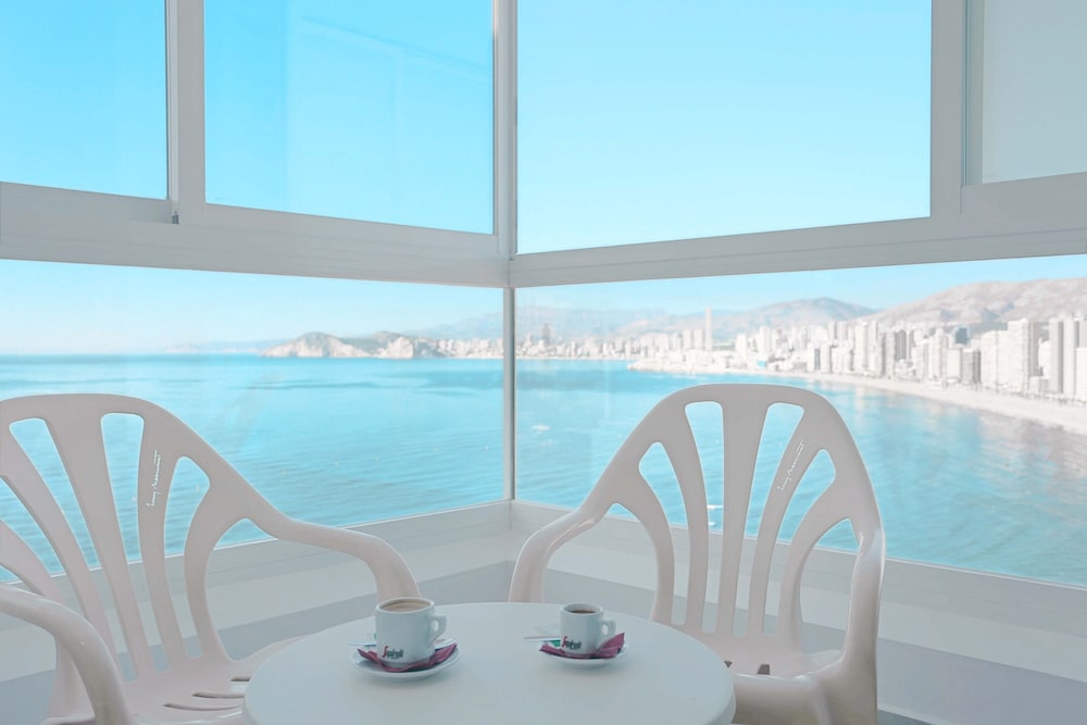 KAKTUS Hotel Benikaktus — Hotel rooms in Benidorm, Valencian Community