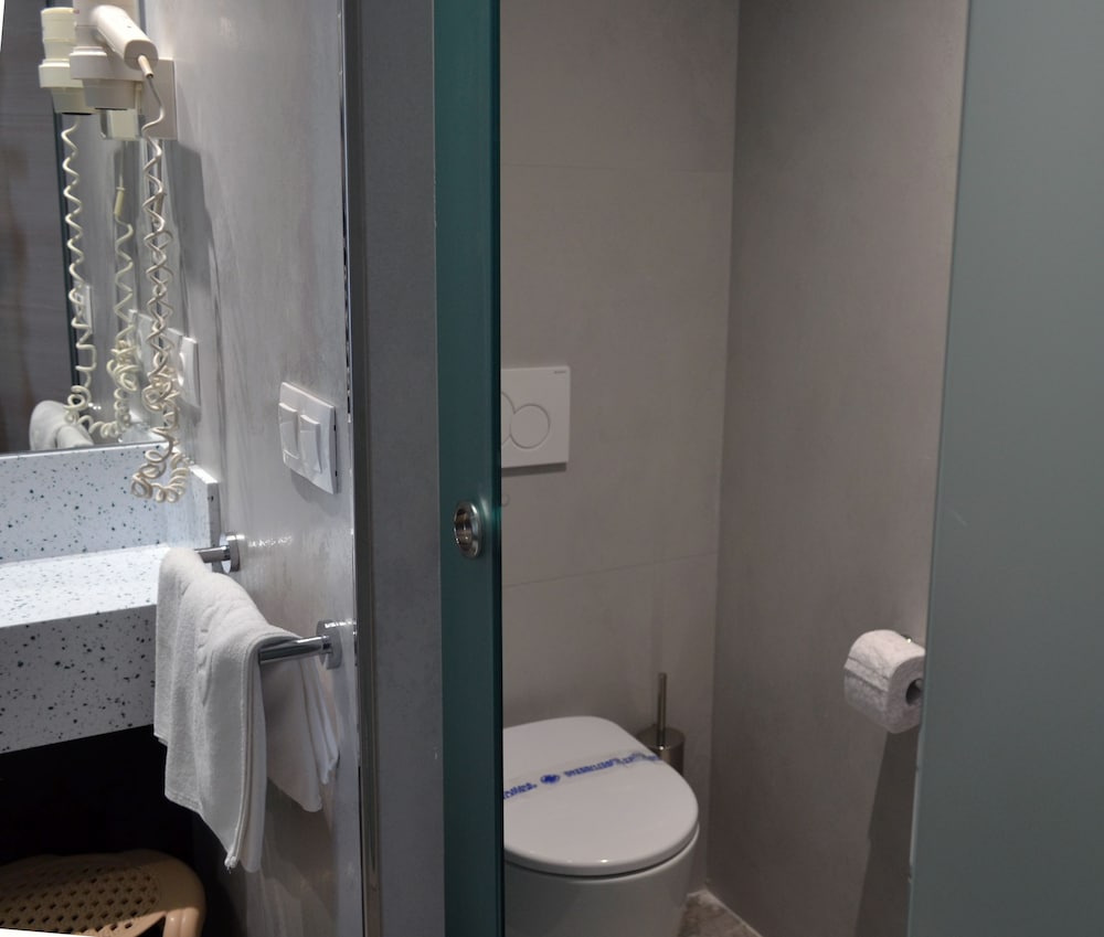 KAKTUS Hotel Benikaktus — Hotel rooms in Benidorm, Valencian Community