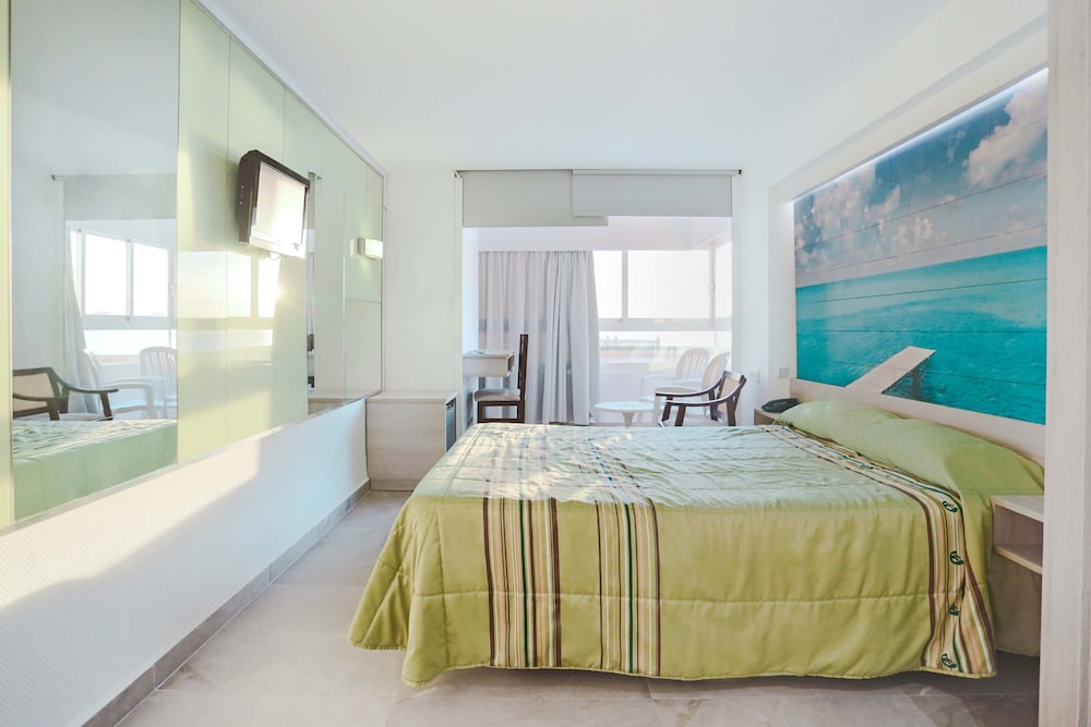 KAKTUS Hotel Benikaktus — Hotel rooms in Benidorm, Valencian Community