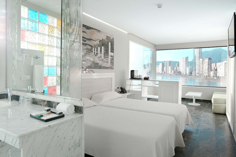 KAKTUS Hotel Benikaktus — Hotel rooms in Benidorm, Valencian Community