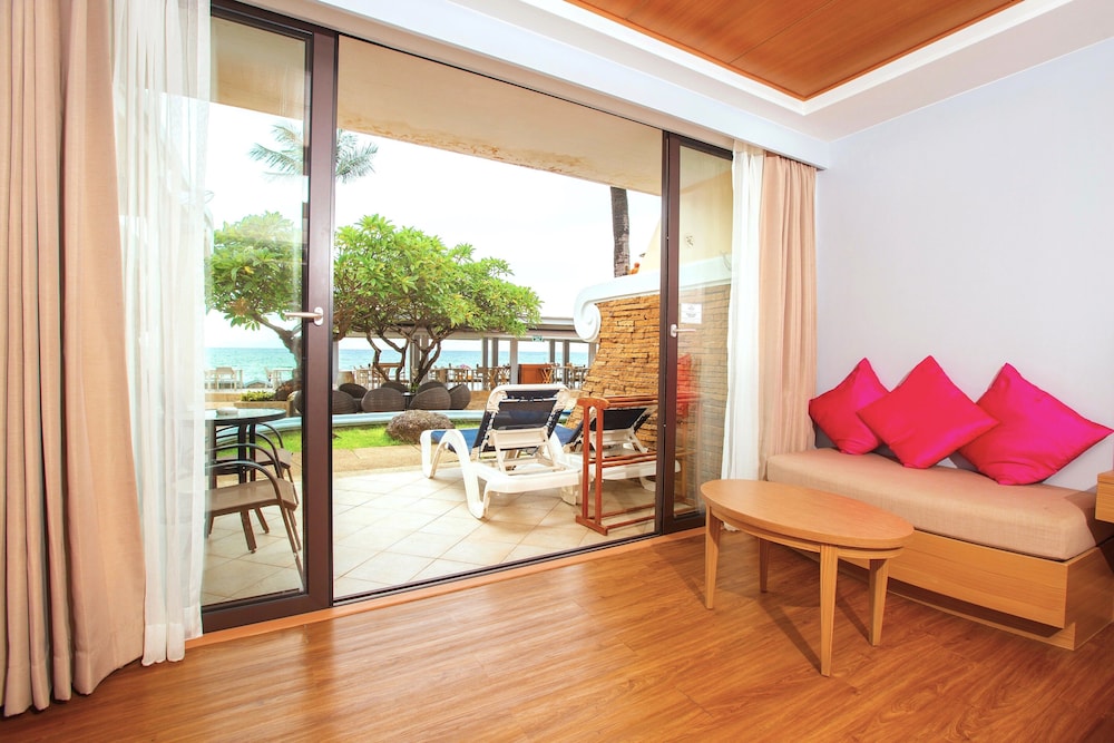 Beyond Karon — Hotel rooms in Karon, Phuket Province