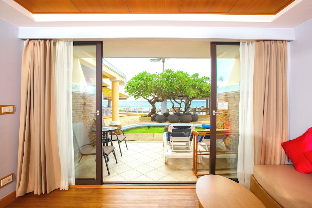 Beyond Karon — Hotel rooms in Karon, Phuket Province