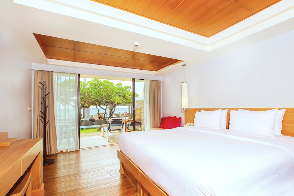 Beyond Karon — Hotel rooms in Karon, Phuket Province