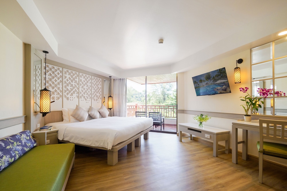 Katathani Phuket Beach Resort — Hotel rooms in Karon, Phuket Province