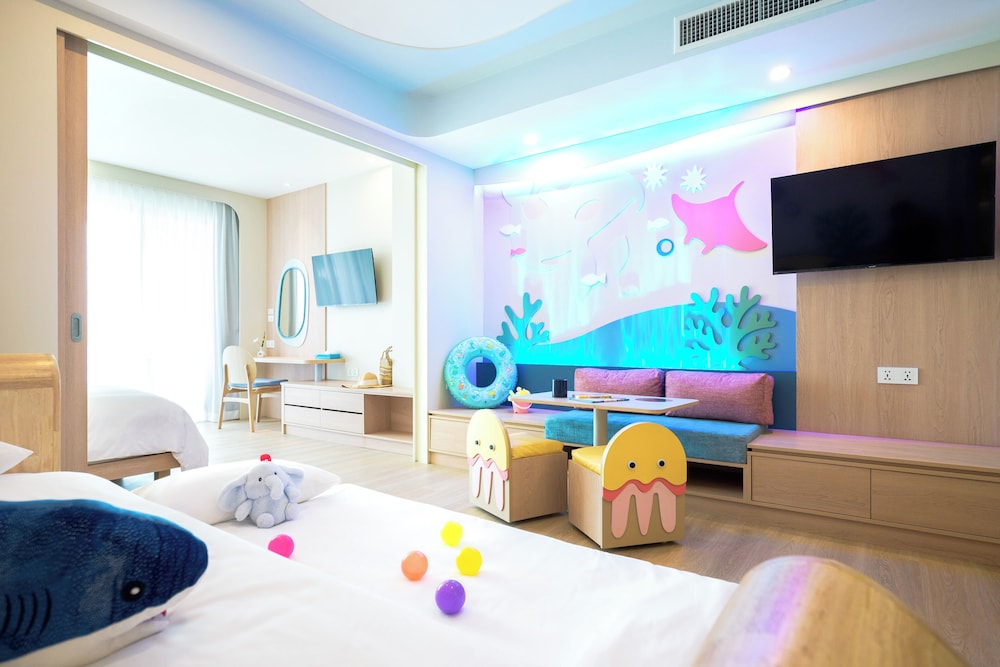 Katathani Phuket Beach Resort — Hotel rooms in Karon, Phuket Province