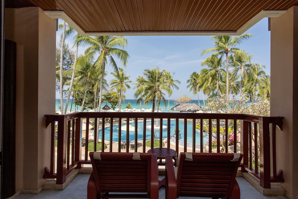 Katathani Phuket Beach Resort — Hotel rooms in Karon, Phuket Province