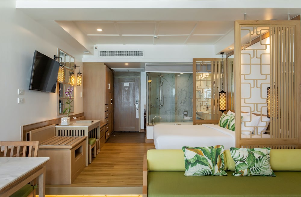 Katathani Phuket Beach Resort — Hotel rooms in Karon, Phuket Province