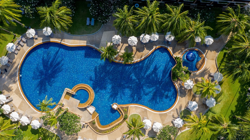 Katathani Phuket Beach Resort — Swimming pool in Karon, Phuket Province