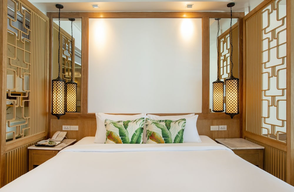 Katathani Phuket Beach Resort — Hotel rooms in Karon, Phuket Province