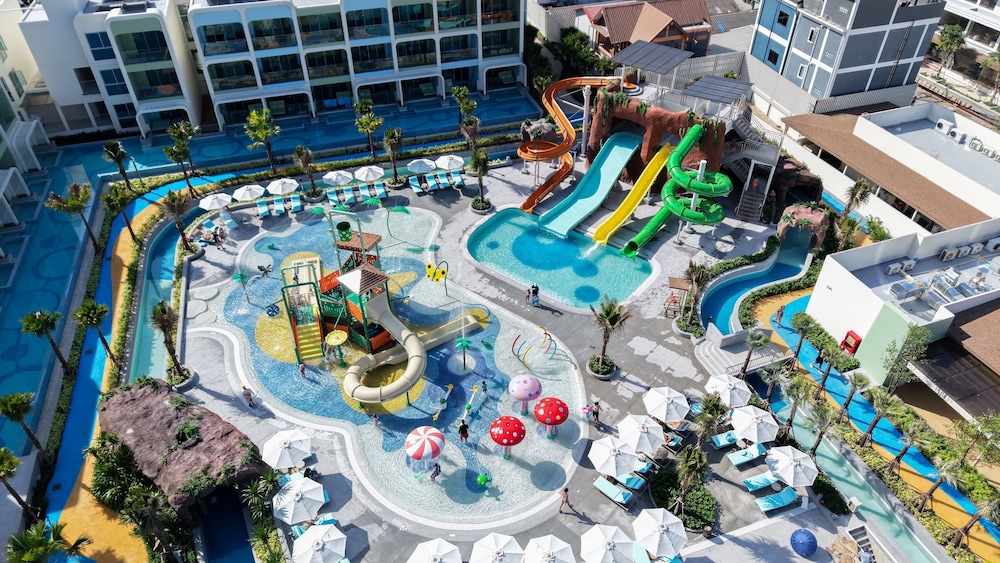 Katathani Phuket Beach Resort — Swimming pool in Karon, Phuket Province