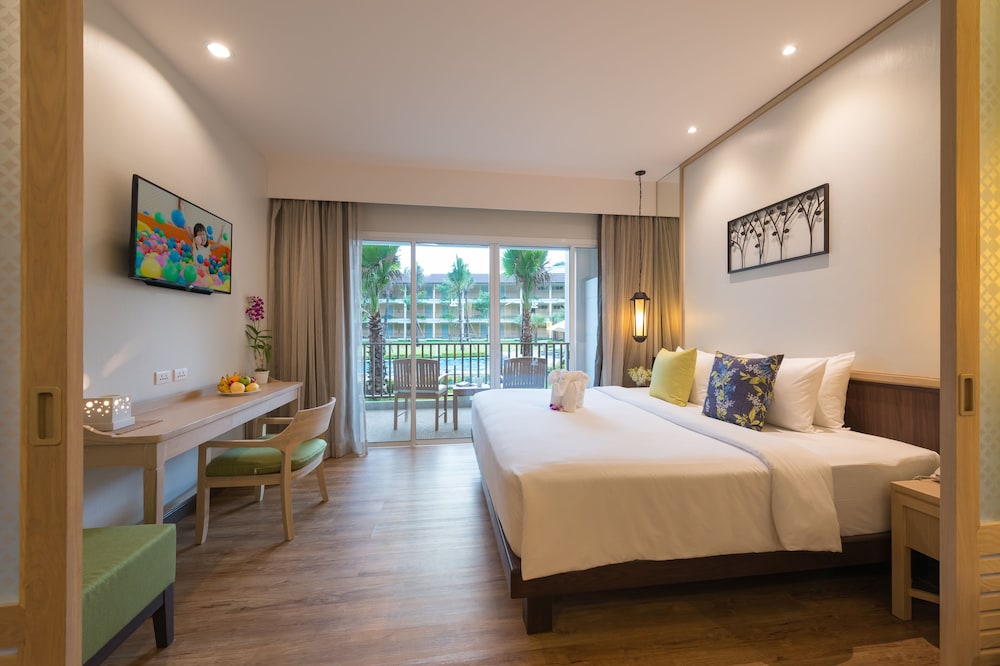 Katathani Phuket Beach Resort — Hotel rooms in Karon, Phuket Province