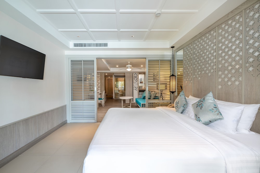 Katathani Phuket Beach Resort — Hotel rooms in Karon, Phuket Province
