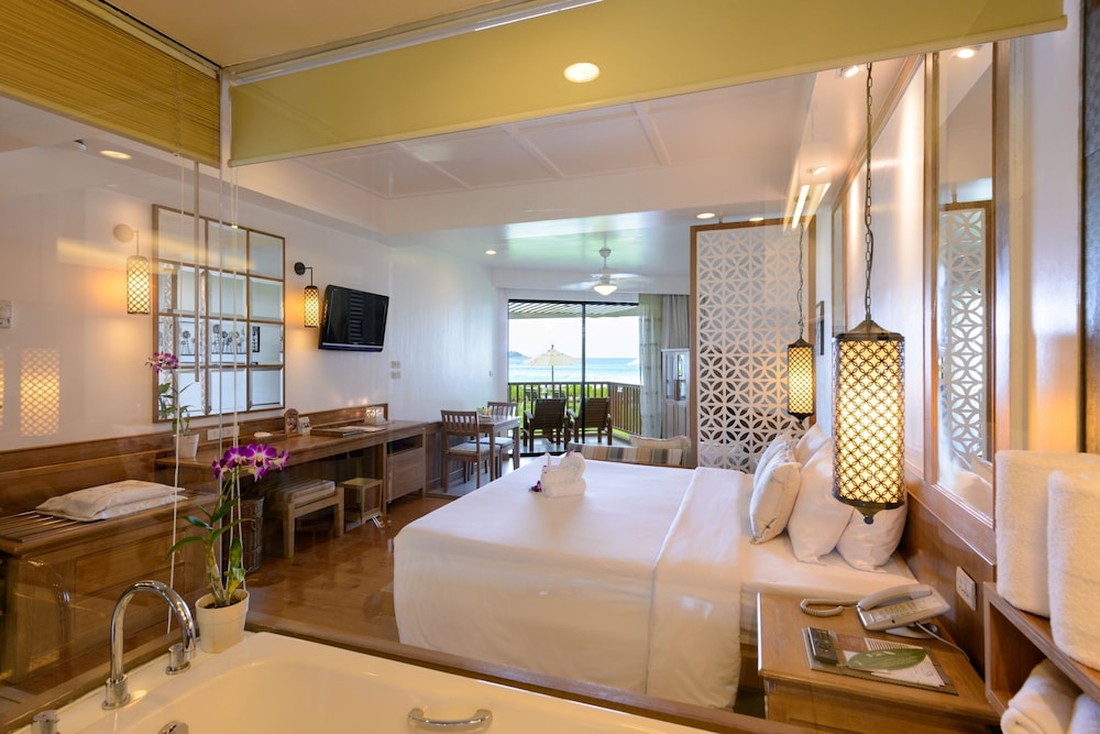 Katathani Phuket Beach Resort — Hotel rooms in Karon, Phuket Province