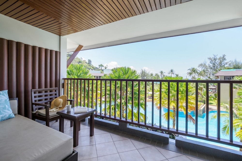 Katathani Phuket Beach Resort — Hotel rooms in Karon, Phuket Province