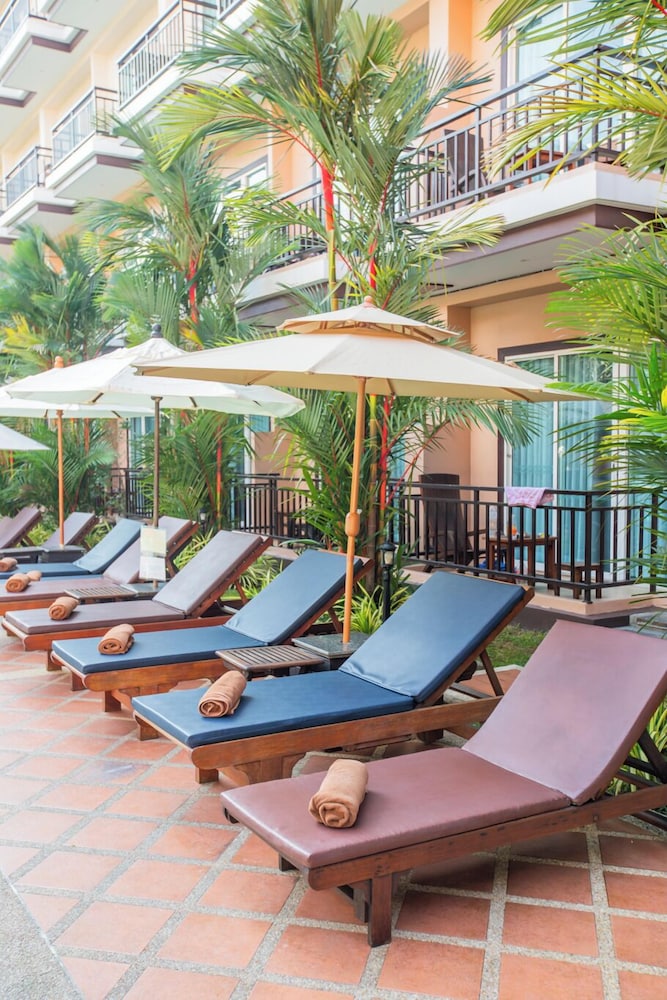 Nipa Resort — Hotel building in Patong Beach, Phuket Province