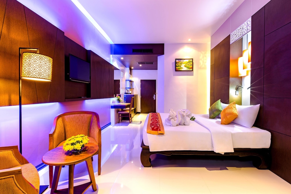 Nipa Resort — Hotel rooms in Patong Beach, Phuket Province