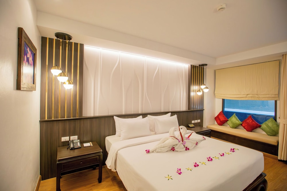 Nipa Resort — Hotel rooms in Patong Beach, Phuket Province