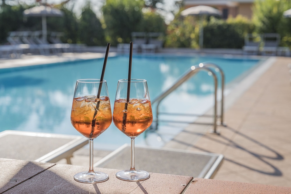Hotel Gardenia — Swimming pool in Sirmione, Lombardy