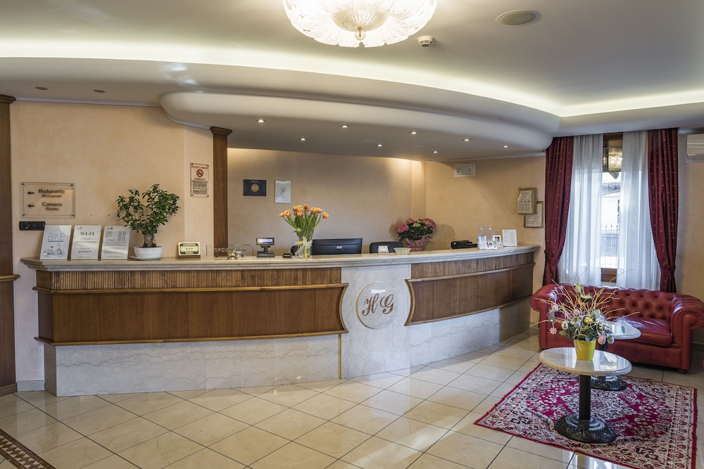 Hotel Gardenia — Hotel building in Sirmione, Lombardy