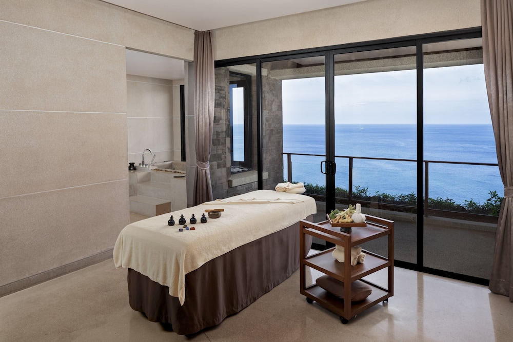 Paresa Resort Phuket — Hotel rooms in Kamala, Phuket Province