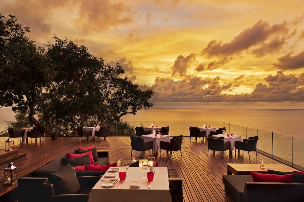 Paresa Resort Phuket — Restaurant & bars in Kamala, Phuket Province