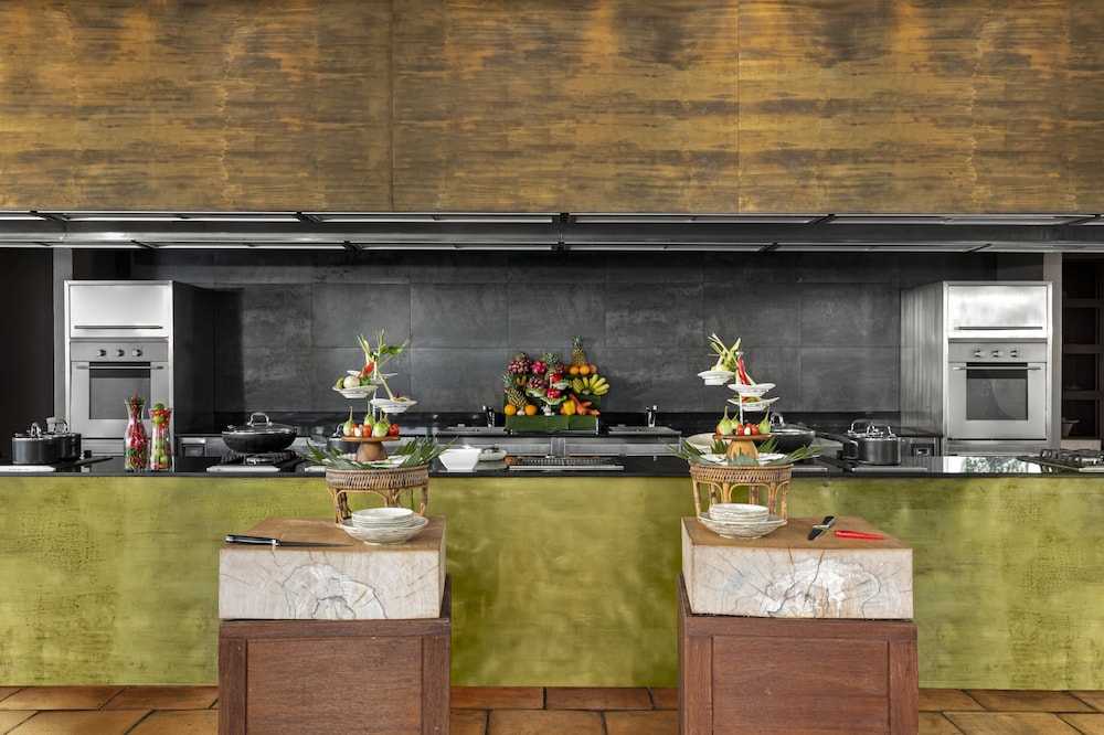 Paresa Resort Phuket — Restaurant & bars in Kamala, Phuket Province
