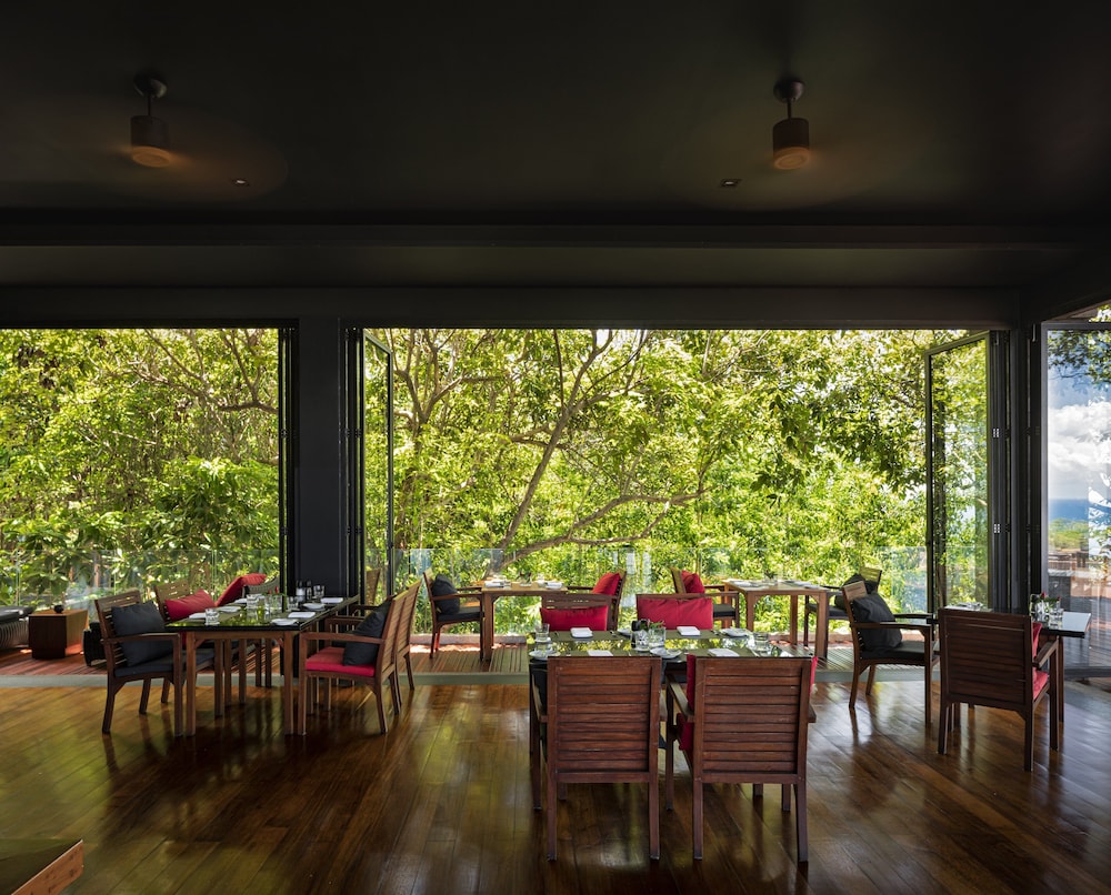 Paresa Resort Phuket — Restaurant & bars in Kamala, Phuket Province