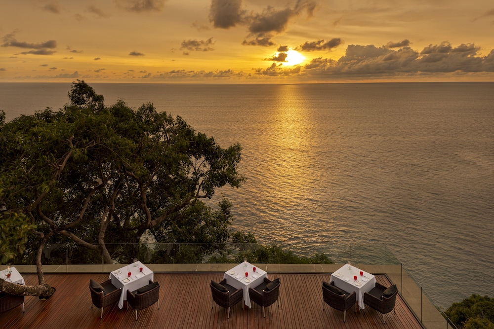 Paresa Resort Phuket — Restaurant & bars in Kamala, Phuket Province