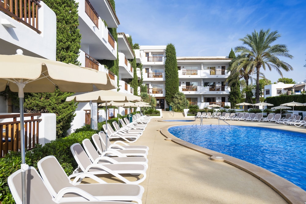 Inturotel Esmeralda Garden — Swimming pool in Cala d´Or, Balearic Islands