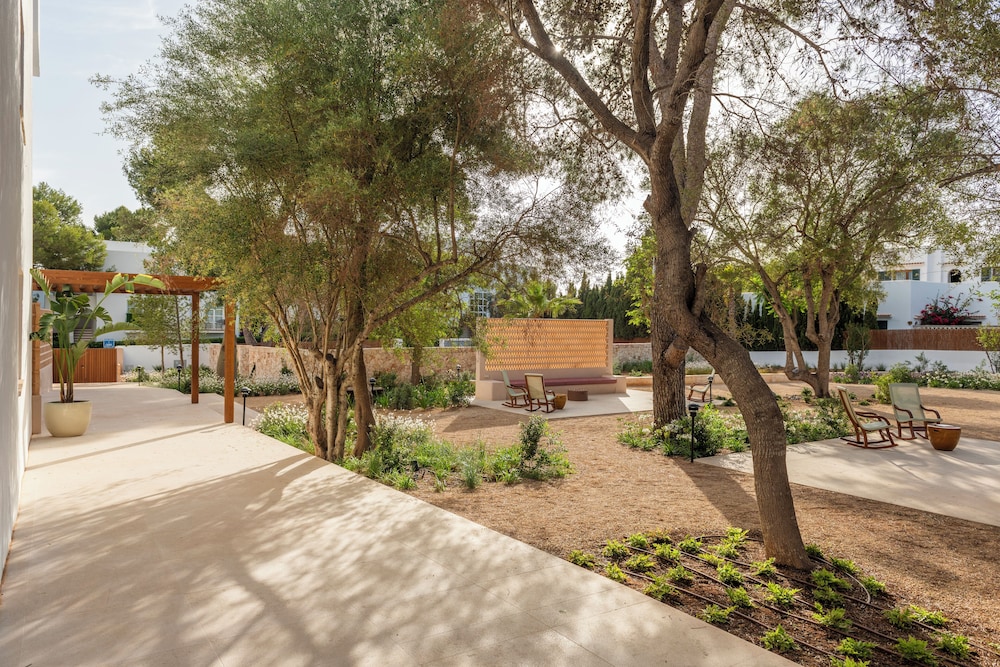 Inturotel Esmeralda Garden — Restaurant & bars in Cala d´Or, Balearic Islands
