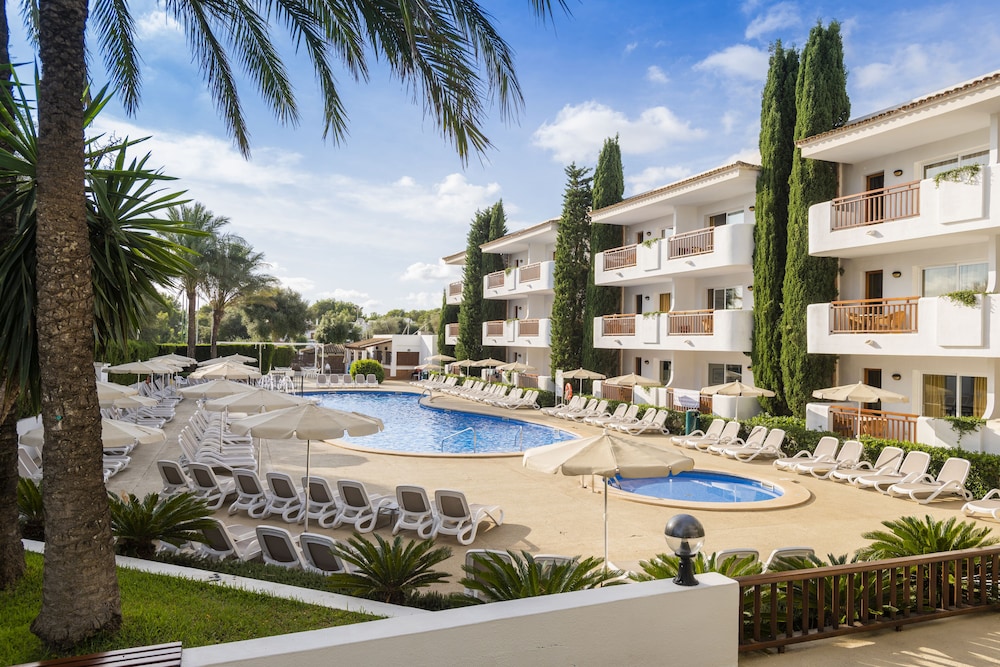 Inturotel Esmeralda Garden — Swimming pool in Cala d´Or, Balearic Islands