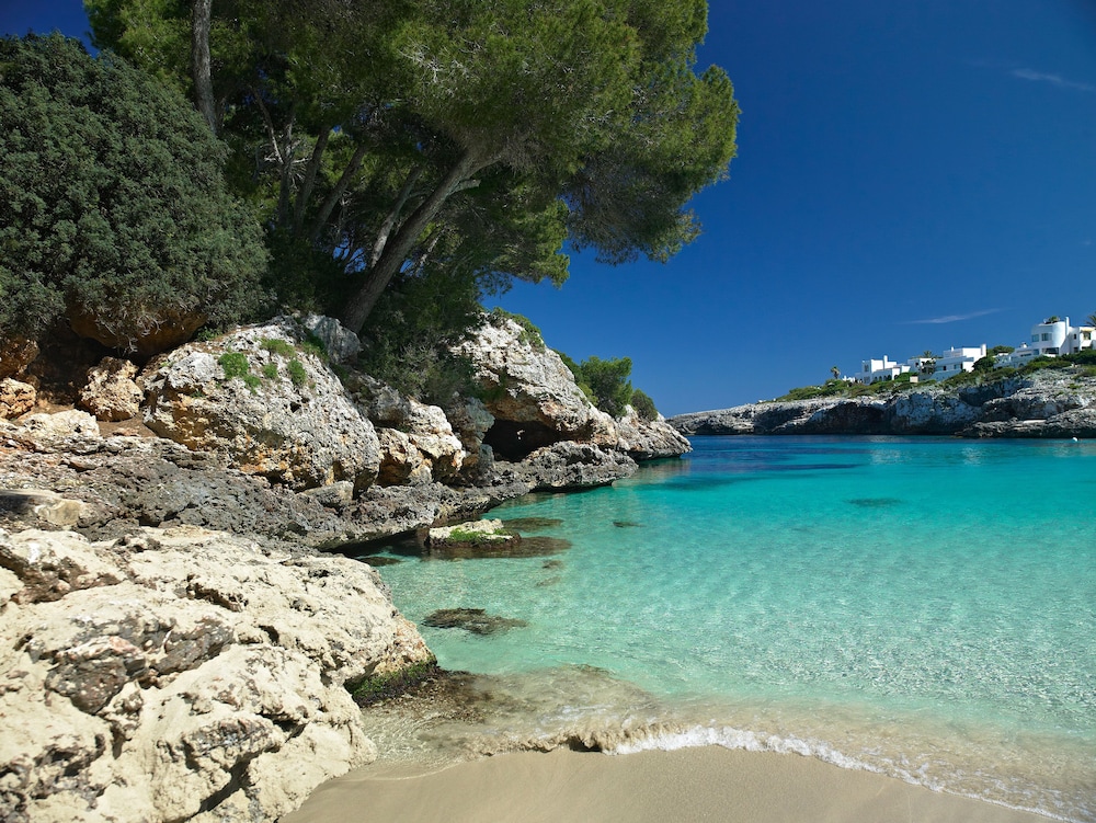 Inturotel Esmeralda Garden — Beach in Cala d´Or, Balearic Islands