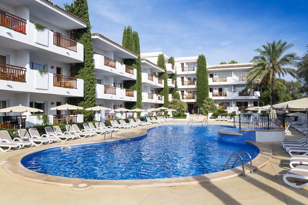 Inturotel Esmeralda Garden — Swimming pool in Cala d´Or, Balearic Islands