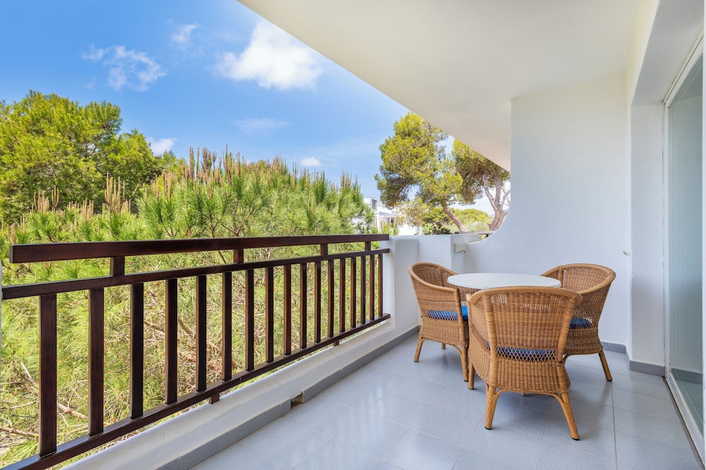 Inturotel Esmeralda Garden — Hotel rooms in Cala d´Or, Balearic Islands