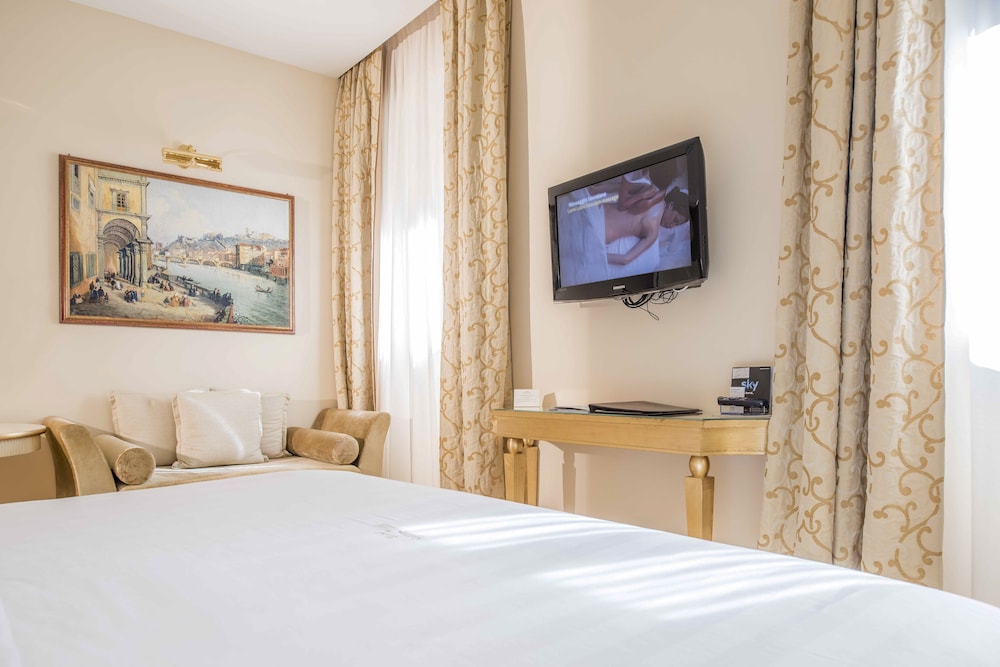 Golden Tower Hotel & Spa — Hotel rooms in Florence, Tuscany