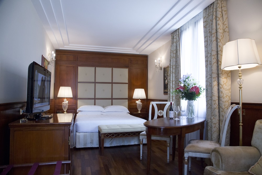 Golden Tower Hotel & Spa — Hotel rooms in Florence, Tuscany