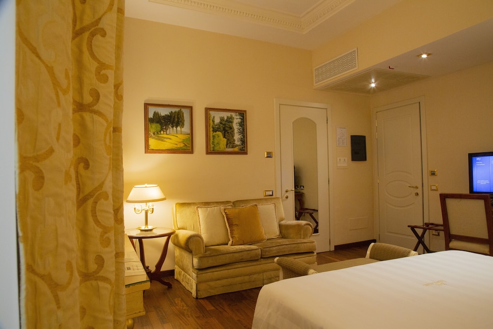 Golden Tower Hotel & Spa — Hotel rooms in Florence, Tuscany