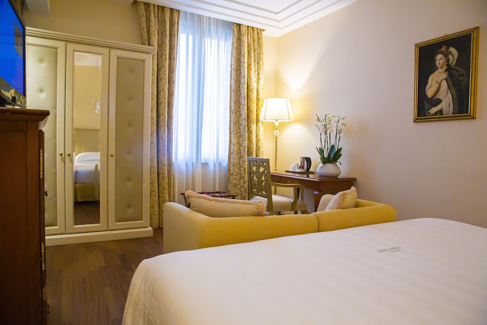 Golden Tower Hotel & Spa — Hotel rooms in Florence, Tuscany