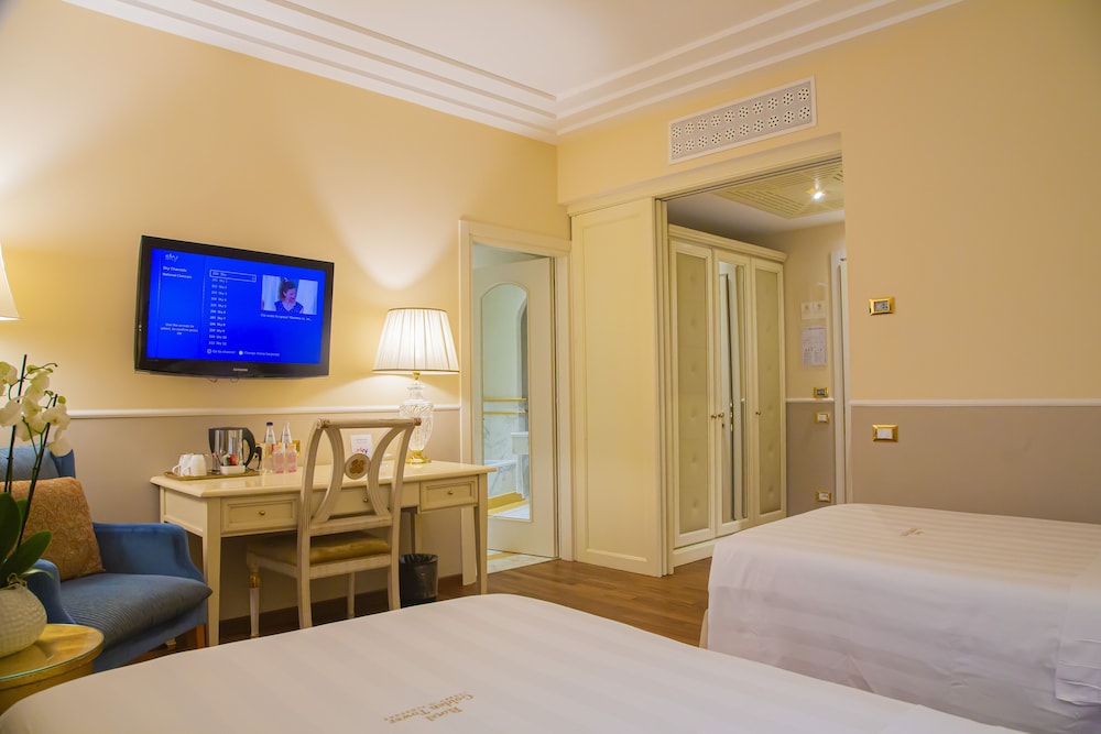 Golden Tower Hotel & Spa — Hotel rooms in Florence, Tuscany