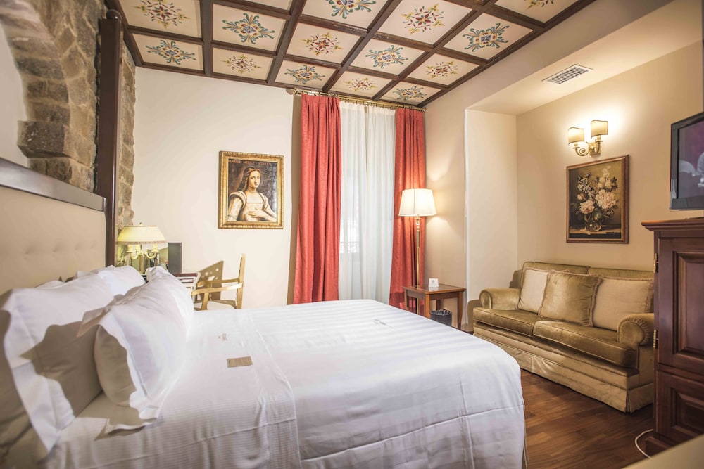 Golden Tower Hotel & Spa — Hotel rooms in Florence, Tuscany