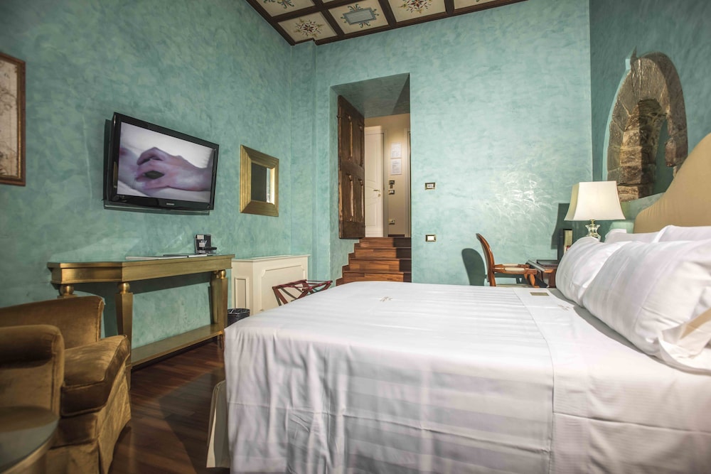 Golden Tower Hotel & Spa — Hotel rooms in Florence, Tuscany