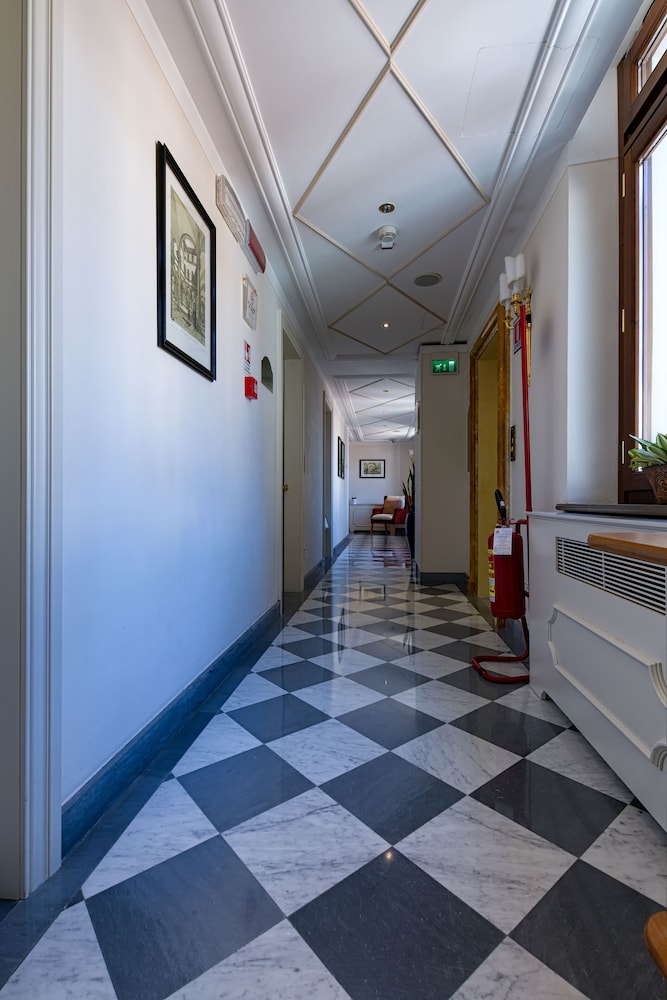 Golden Tower Hotel & Spa — Hotel building in Florence, Tuscany