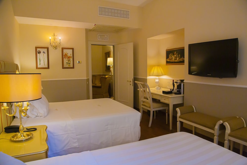 Golden Tower Hotel & Spa — Hotel rooms in Florence, Tuscany