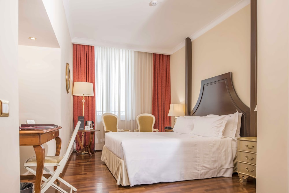 Golden Tower Hotel & Spa — Hotel rooms in Florence, Tuscany