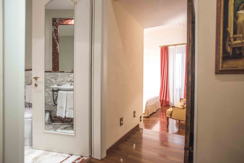 Golden Tower Hotel & Spa — Hotel rooms in Florence, Tuscany