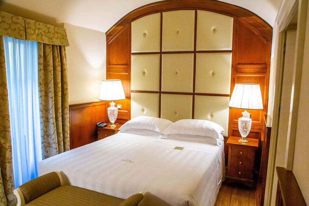 Golden Tower Hotel & Spa — Hotel rooms in Florence, Tuscany