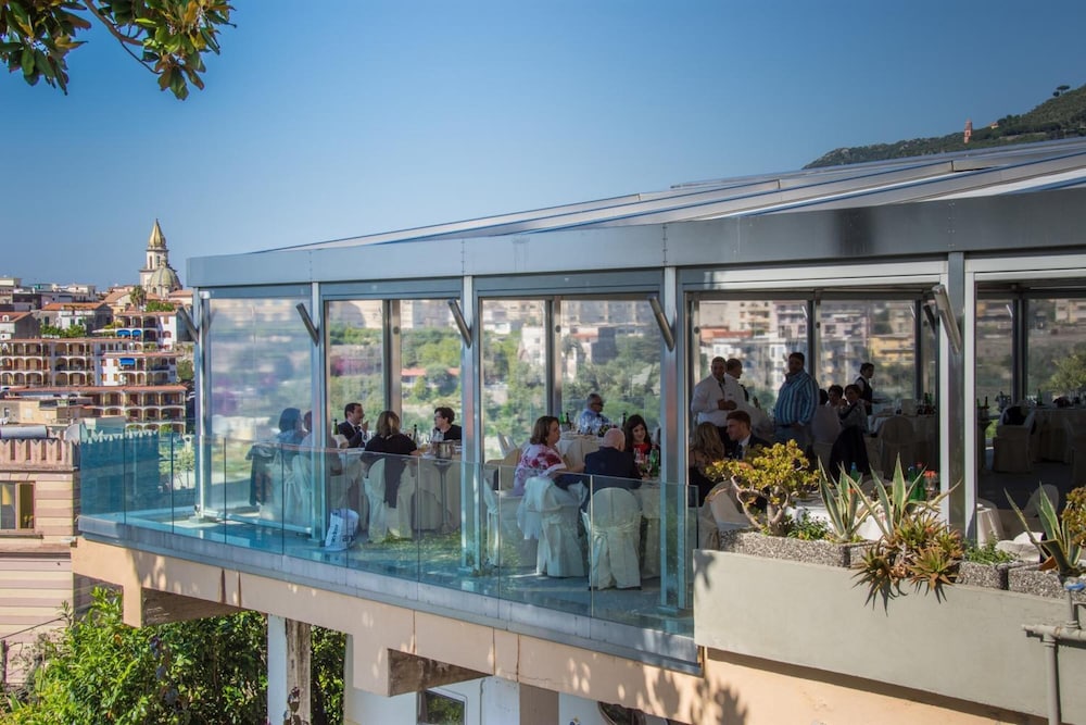 Grand Hotel Moon Valley — Restaurant & bars in Vico Equense, Campania
