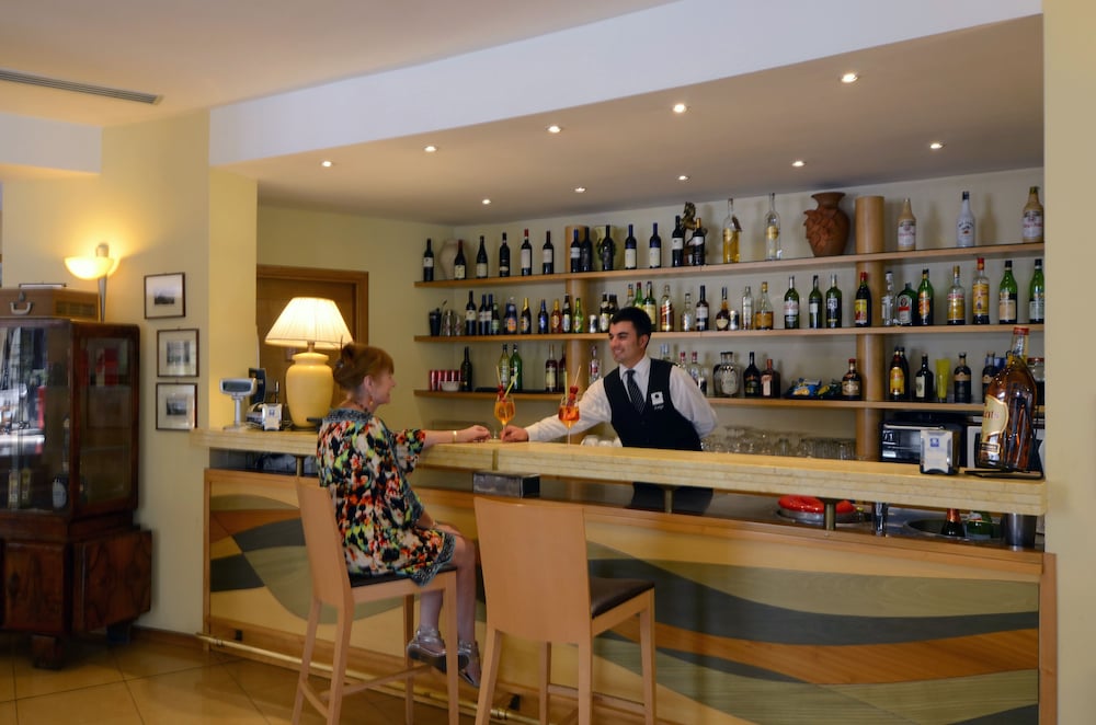 Grand Hotel Moon Valley — Restaurant & bars in Vico Equense, Campania