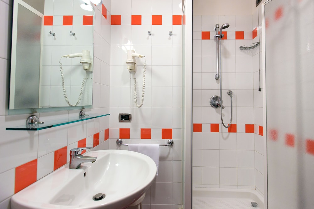 Grand Hotel Moon Valley — Hotel rooms in Vico Equense, Campania