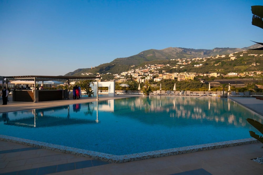 Grand Hotel Moon Valley — Swimming pool in Vico Equense, Campania